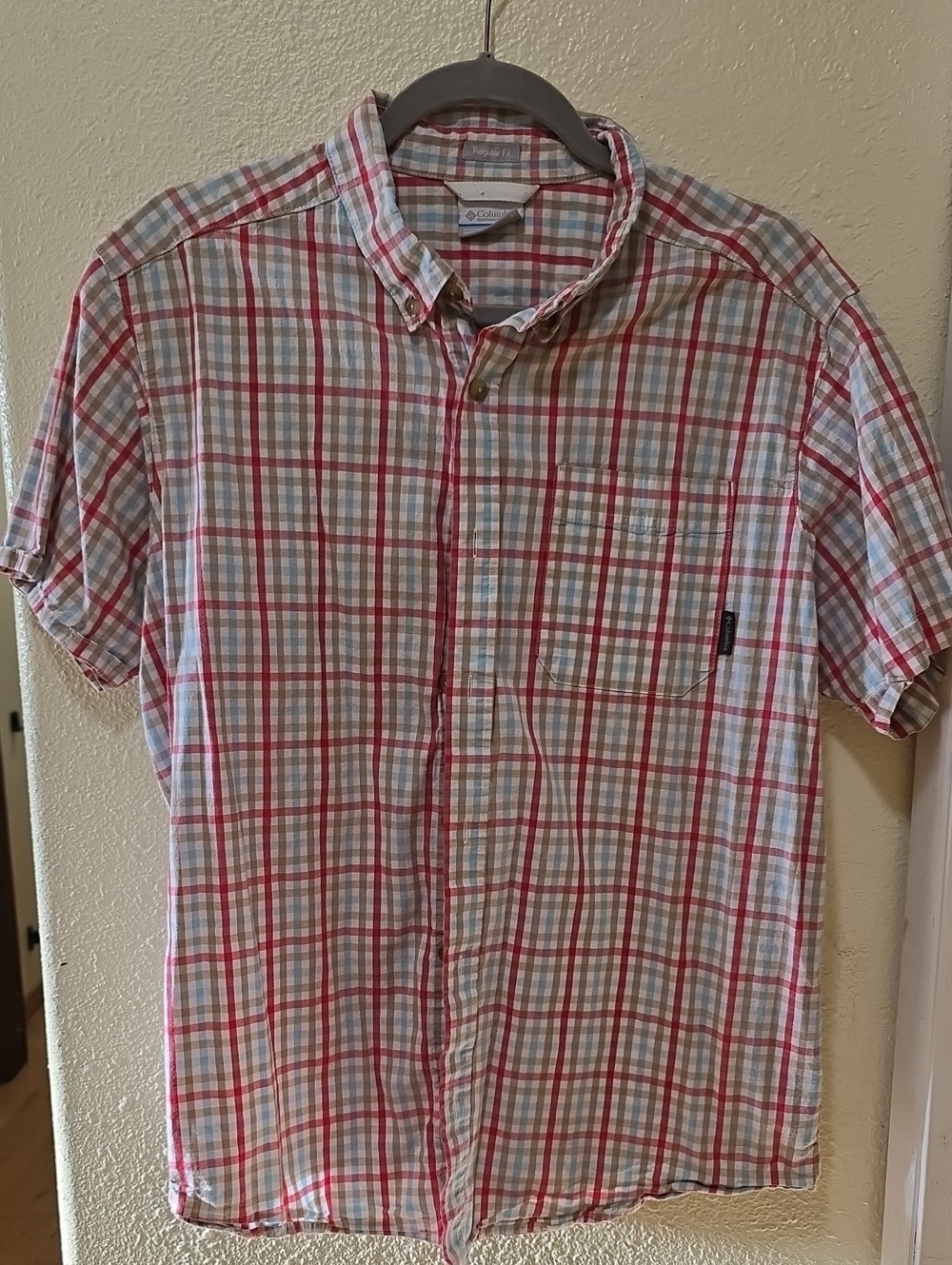 Columbia Light Red Plaid Short-Sleeve Button-Up Shirt